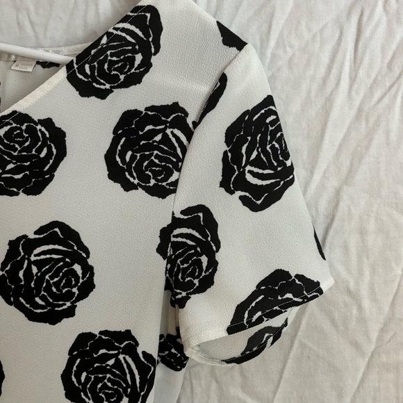 White Blouse Black Rose Print Blouse - Picture 5 of 5
